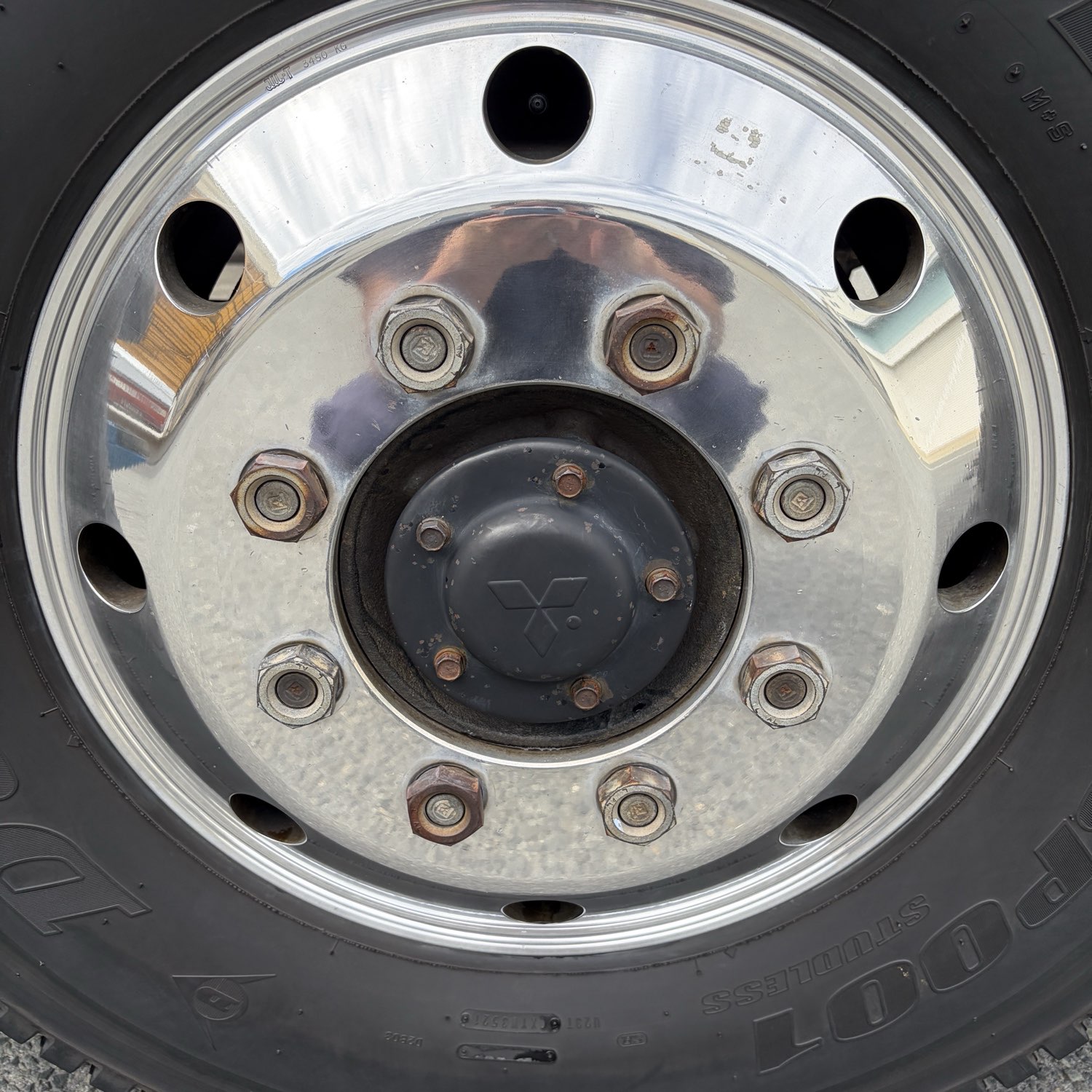 ブルーマジックで空研ぎした後の左前ホイール